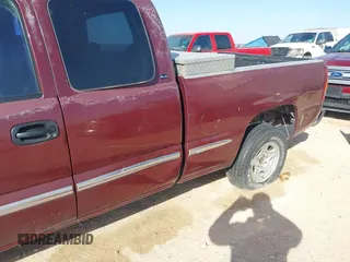 2000 GMC Sierra 1500 SLE z VIN 2GTEC19T6Y1170329, wystawiony jako IAAI lot #41832168 z przebiegiem 262 118 mil mil oraz . Historia ofert i sprzedaży dostępna na DreamBid. Obrazek 6.