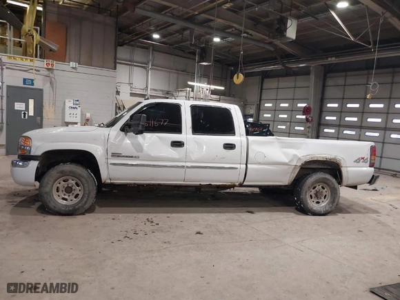 2004 GMC Sierra 2500HD SLE with VIN 1GTHK23134F120214, listed as a IAAI auction lot 41611677 with 315,585 mi miles. Bid and sale history available at carsss.com. Image 15.
