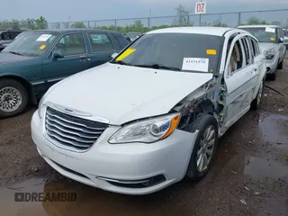 2013 Chrysler 200 Limited with VIN 1C3CCBCG5DN539607, listed as a IAAI auction lot 42131575 with 92,757 mi miles. Bid and sale history available at carsss.com. Image 2.