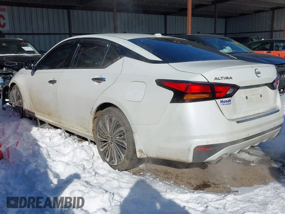 2023 Nissan Altima SL with VIN 1N4BL4EV4PN375579, listed as a IAAI auction lot 41592176 with 29,238 mi miles and . Bid and sale history available at DreamBid. Image 3.