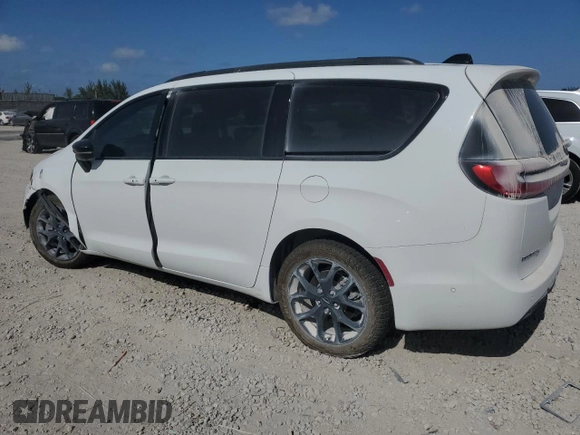 2023 Chrysler Pacifica Limited with VIN 2C4RC3GG7PR593178, listed as a Copart auction lot 54371325 with 44,633 mi miles and Salvage title. Bid and sale history available at DreamBid. Image 2.