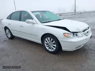 2007 Hyundai Azera SE with VIN KMHFC46F77A229425, listed as a IAAI auction lot 41564209 with 173,671 mi miles. Bid and sale history available at carsss.com. Image 1.