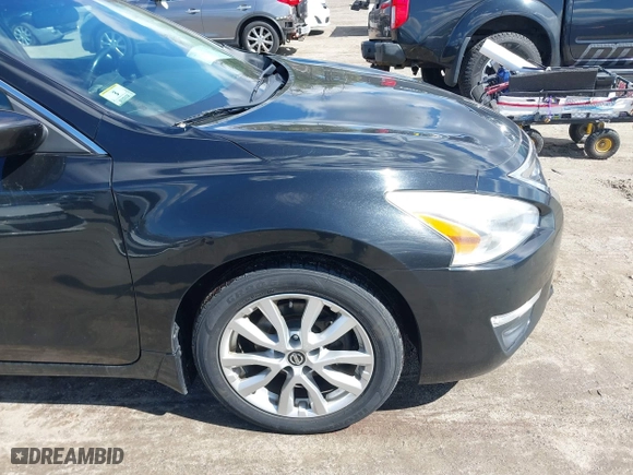 2013 Nissan Altima 2.5 S with VIN 1N4AL3AP6DC142212, listed as a IAAI auction lot 41874257 with 188,476 mi miles. Bid and sale history available at carsss.com. Image 12.