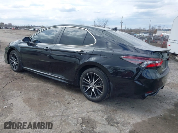 2023 Toyota Camry SE z VIN 4T1G11BK4PU096200, wystawiony jako IAAI lot #41888416 z przebiegiem 25 072 mil mil oraz . Historia ofert i sprzedaży dostępna na DreamBid. Obrazek 3.