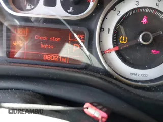 2014 FIAT 500L Lounge z VIN ZFBCFACH7EZ005656, wystawiony jako IAAI lot #42264765 z przebiegiem 88 021 mil mil oraz . Historia ofert i sprzedaży dostępna na DreamBid. Obrazek 7.