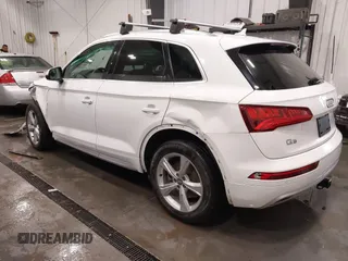 2020 Audi Q5 Premium Plus with VIN WA1BNAFYXL2055300, listed as a IAAI auction lot 41647004 with 66,473 mi miles. Bid and sale history available at carsss.com. Image 3.