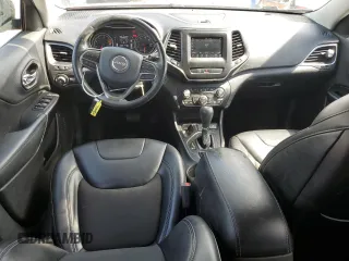 2019 Jeep Cherokee Latitude Plus z VIN 1C4PJLLB2KD313007, wystawiony jako Copart lot #60485245 z przebiegiem 99 929 mil mil oraz Szkoda całkowita • Salvage title. Historia ofert i sprzedaży dostępna na DreamBid. Obrazek 8.