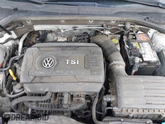 2015 Volkswagen Golf GTI SE with VIN 3VW5T7AU8FM086572, listed as a IAAI auction lot 41708044 with 186,150 mi miles. Bid and sale history available at carsss.com. Image 10.