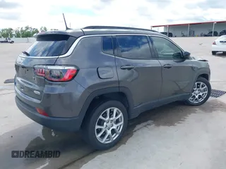 2023 Jeep Compass Latitude Lux с VIN 3C4NJDFN4PT513651, выставлен на аукционе IAAI как лот 40245254 с пробегом 3 545 миль миль и . История ставок и продаж доступна на DreamBid. Изображение 4.