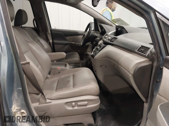 2013 Honda Odyssey EX-L with VIN 5FNRL5H67DB015512, listed as a IAAI auction lot 41758695 with 193,356 mi miles and . Bid and sale history available at carsss.com. Image 5.
