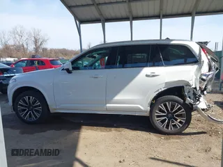2021 Volvo XC90 Momentum with VIN YV4102PK5M1728451, listed as a IAAI auction lot 41770359 with 69,270 mi miles. Bid and sale history available at carsss.com. Image 15.
