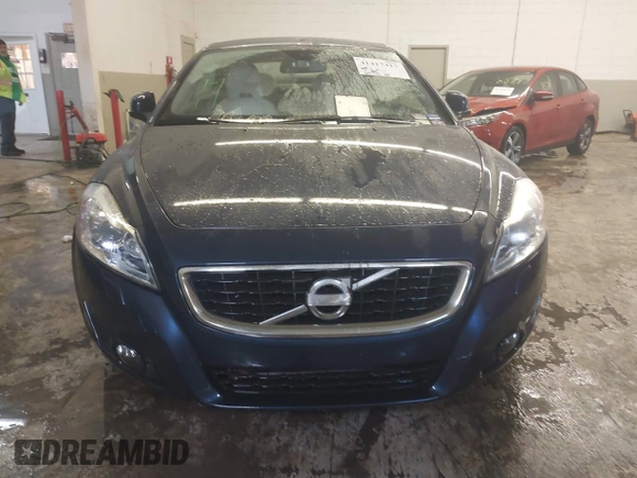 2012 Volvo C70 T5 with VIN YV1672MC2CJ126049, listed as a IAAI auction lot 41417417 with 62,321 mi miles. Bid and sale history available at carsss.com. Image 12.