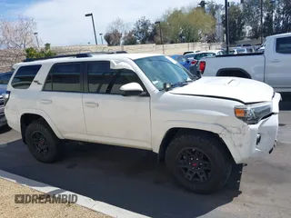2018 Toyota 4Runner SR5 with VIN JTEBU5JR8J5543622, listed as a IAAI auction lot 41770031 with 101,272 mi miles. Bid and sale history available at carsss.com. Image 13.