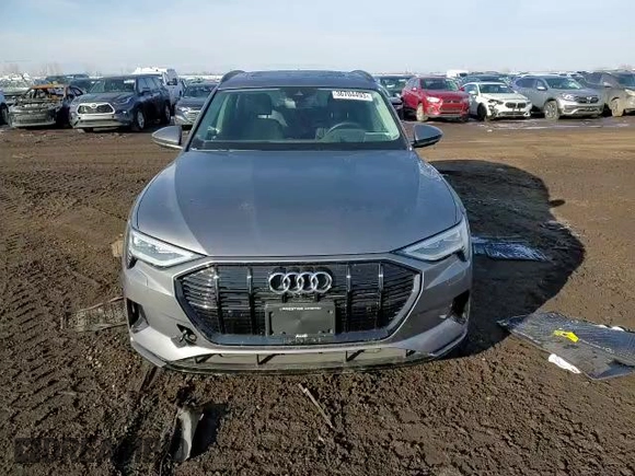 2021 Audi e-tron Prestige z VIN WA1VAAGE7MB017523, wystawiony jako Copart lot #36704493 z przebiegiem 8 204 mil mil oraz . Historia ofert i sprzedaży dostępna na DreamBid. Obrazek 12.