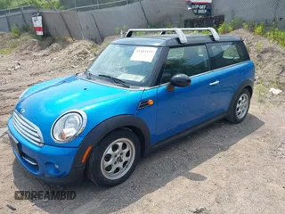 2012 MINI Clubman z VIN WMWZF3C57CT189793, wystawiony jako IAAI lot #42483499 z przebiegiem 77 599 mil mil oraz . Historia ofert i sprzedaży dostępna na DreamBid. Obrazek 2.