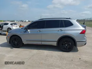 2023 Volkswagen Tiguan SE R-Line Black с VIN 3VVCB7AX5PM064412, выставлен на аукционе IAAI как лот 42279912 с пробегом 72 528 миль миль и . История ставок и продаж доступна на DreamBid. Изображение 14.