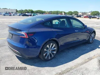 2024 Tesla Model 3 z VIN 5YJ3E1EAXRF751577, wystawiony jako IAAI lot #41831992 z przebiegiem 11 mil mil oraz . Historia ofert i sprzedaży dostępna na DreamBid. Obrazek 4.