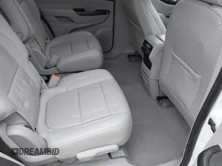 2020 GMC Acadia SLT with VIN 1GKKNULS3LZ137372, listed as a IAAI auction lot 41506267 with 121,853 mi miles and . Bid and sale history available at DreamBid. Image 8.