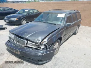 1997 Volvo 960 z VIN YV1KW9600V1042005, wystawiony jako IAAI lot #42196892 z przebiegiem 221 512 mil mil oraz . Historia ofert i sprzedaży dostępna na DreamBid. Obrazek 2.