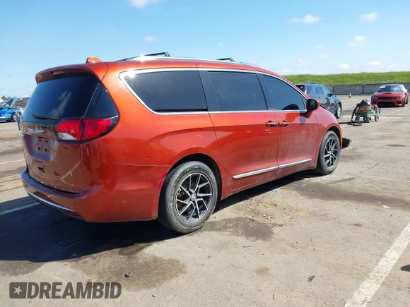 2018 Chrysler Pacifica Touring L Plus z VIN 2C4RC1EG7JR158725, wystawiony jako IAAI lot #41949702 z przebiegiem 113 111 mil mil oraz . Historia ofert i sprzedaży dostępna na DreamBid. Obrazek 4.