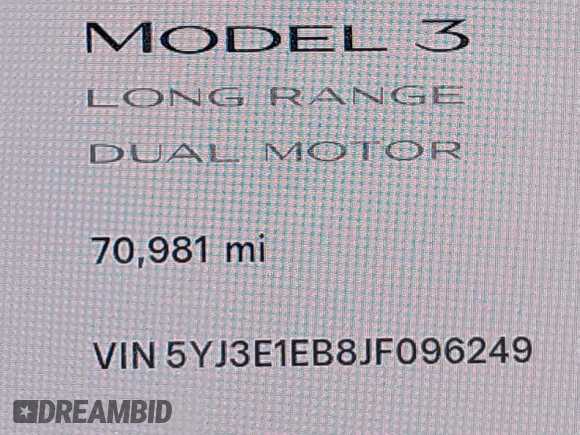 2018 Tesla Model 3 Long Range Battery z VIN 5YJ3E1EB8JF096249, wystawiony jako IAAI lot #42150031 z przebiegiem 70 981 mil mil oraz . Historia ofert i sprzedaży dostępna na DreamBid. Obrazek 15.