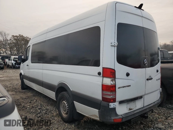 2014 Mercedes-Benz Sprinter with VIN WDZPE8DC9E5852585, listed as a Copart auction lot 84082834 with 378,412 mi miles and Salvage Title. Bid and sale history available at DreamBid. Image 2.