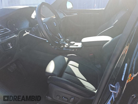 2024 BMW X4 xDrive30i z VIN 5UX33DT06R9U88255, wystawiony jako Copart lot #56604545 z przebiegiem 30 544 mil mil oraz Czysty tytuł • Clean title. Historia ofert i sprzedaży dostępna na DreamBid. Obrazek 7.