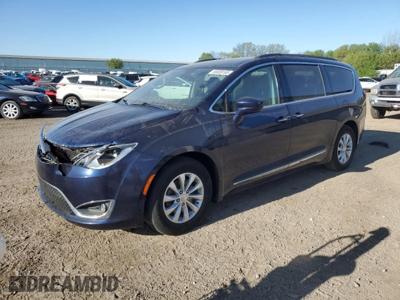 2017 Chrysler Pacifica Touring L with VIN 2C4RC1BG7HR524293, listed as a Copart auction lot 56008165 with 176,092 mi miles and Salvage Title. Bid and sale history available at DreamBid. Image 1.