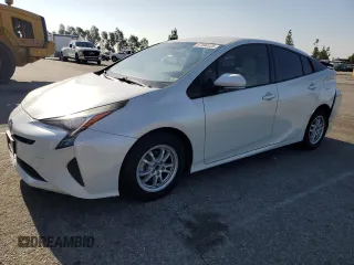 2016 Toyota Prius Two z VIN JTDKBRFU7G3520500, wystawiony jako Copart lot #57494125 z przebiegiem 112 872 mil mil oraz Szkoda całkowita • Salvage title. Historia ofert i sprzedaży dostępna na DreamBid. Obrazek 1.