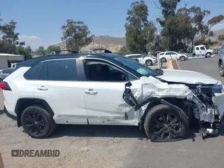 2023 Toyota RAV4 Hybrid XSE с VIN 4T3E6RFV0PU138218, выставлен на аукционе IAAI как лот 42181731 с пробегом 23 999 миль миль и . История ставок и продаж доступна на DreamBid. Изображение 13.
