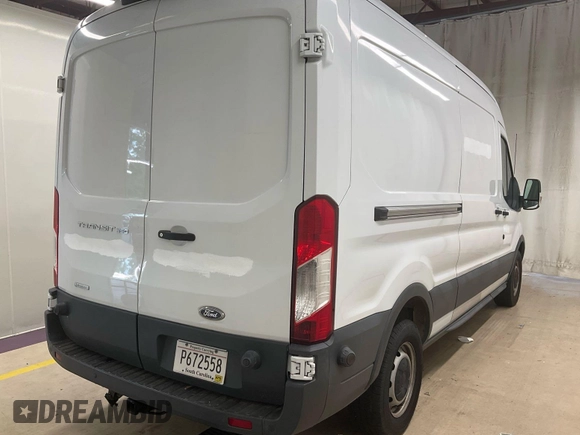 2018 Ford Transit z VIN 1FTBW2CG5JKB49814, wystawiony jako IAAI lot #42792323 z przebiegiem 222 044 mil mil oraz . Historia ofert i sprzedaży dostępna na DreamBid. Obrazek 5.