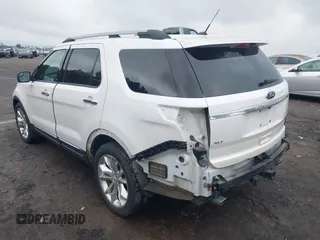 2013 Ford Explorer XLT with VIN 1FM5K7D83DGC67232, listed as a IAAI auction lot 41032227 with 151,518 mi miles. Bid and sale history available at carsss.com. Image 3.