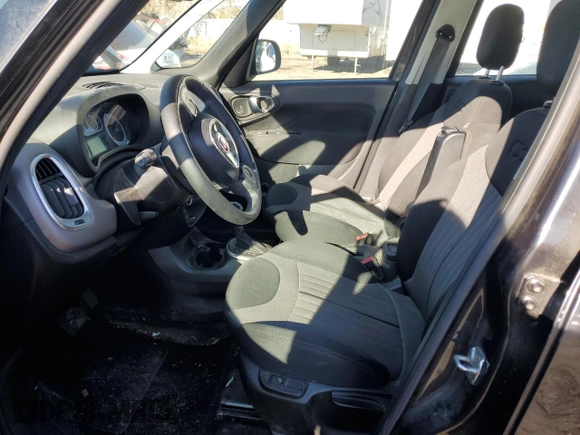 2017 FIAT 500L Pop with VIN ZFBCFAAH6HZ039885, listed as a Copart auction lot 80780824 with 60,315 mi miles and Salvage Title. Bid and sale history available at carsss.com. Image 7.