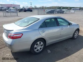 2007 Toyota Camry CE with VIN 4T1BE46K37U643404, listed as a IAAI auction lot 41903773 with 189,984 mi miles. Bid and sale history available at carsss.com. Image 4.