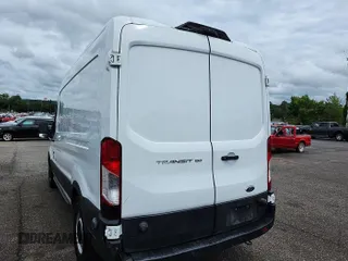 2020 Ford Transit Cargo z VIN 1FTYE1C89LKA17335, wystawiony jako IAAI lot #42561511 z przebiegiem 276 728 mil mil oraz . Historia ofert i sprzedaży dostępna na DreamBid. Obrazek 28.