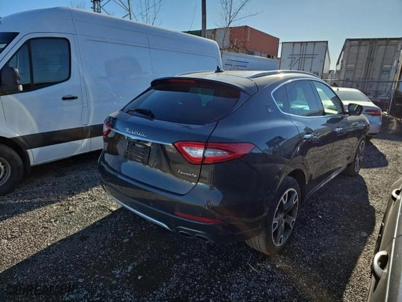 2018 Maserati Levante GranLusso with VIN ZN661XUL9JX271442, listed as a Copart auction lot 49722895 with NaN miles and Clean Title. Bid and sale history available at carsss.com. Image 4.