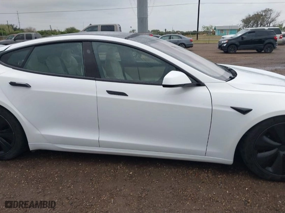 2022 Tesla Model S Plaid with VIN 5YJSA1E64NF496812, listed as a IAAI auction lot 40927668 with 1 mi miles. Bid and sale history available at carsss.com. Image 14.