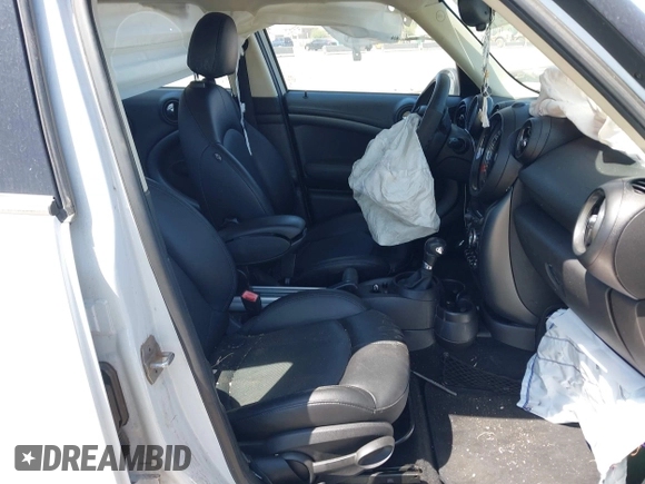 2016 MINI Countryman S with VIN WMWZC3C54GWT08011, listed as a IAAI auction lot 42274242 with 99,183 mi miles and . Bid and sale history available at DreamBid. Image 5.