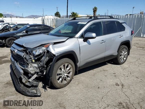 2020 Toyota RAV4 XLE Premium with VIN 2T3C1RFV4LW079612, listed as a Copart auction lot 47587375 with 40,218 mi miles and Salvage Title. Bid and sale history available at carsss.com. Image 1.