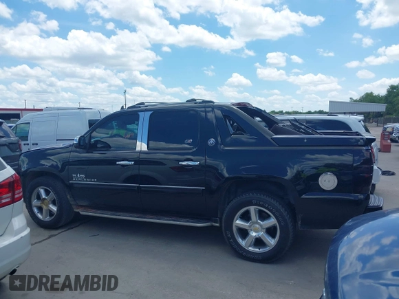 2013 Chevrolet Avalanche LT with VIN 3GNMCFE05DG269088, listed as a IAAI auction lot 42620729 with 177,810 mi miles and . Bid and sale history available at DreamBid. Image 14.