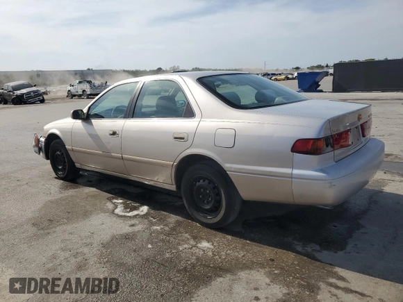 2000 Toyota Camry CE with VIN 4T1BG22K5YU733157, listed as a Copart auction lot 53935955 with 156,640 mi miles and Salvage Title. Bid and sale history available at DreamBid. Image 2.
