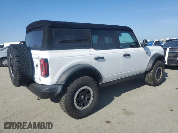 2022 Ford Bronco with VIN 1FMEE5DH3NLA92842, listed as a Copart auction lot 53109365 with 25,303 mi miles and Clean title. Bid and sale history available at DreamBid. Image 3.