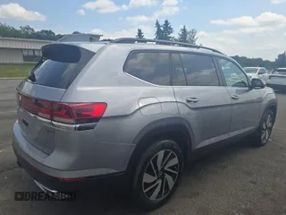 2024 Volkswagen Atlas SE z VIN 1V2HR2CA4RC558128, wystawiony jako IAAI lot #42852874 z przebiegiem 23 623 mil mil oraz . Historia ofert i sprzedaży dostępna na DreamBid. Obrazek 14.