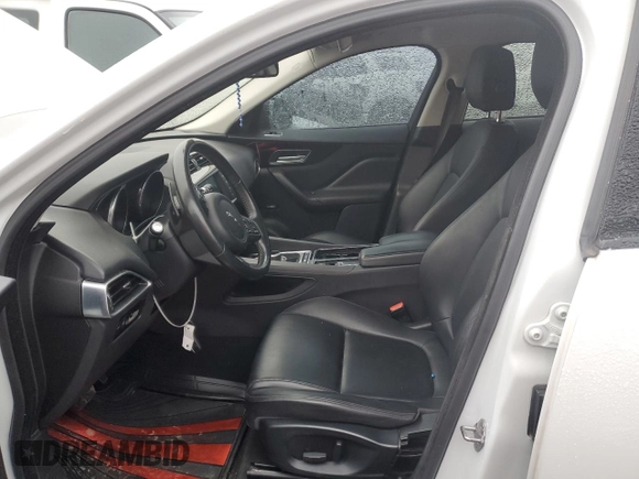 2018 Jaguar F-Pace 25t Premium z VIN SADCJ2FX1JA271384, wystawiony jako Copart lot #44005175 z przebiegiem 80 468 mil mil oraz Szkoda całkowita • Salvage title. Historia ofert i sprzedaży dostępna na DreamBid. Obrazek 7.