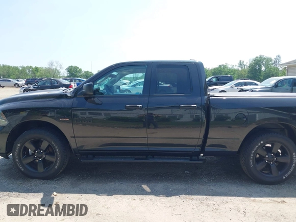 2018 Ram 1500 Express z VIN 1C6RR7FT9JS290131, wystawiony jako IAAI lot #42377820 z przebiegiem 56 442 mil mil oraz . Historia ofert i sprzedaży dostępna na DreamBid. Obrazek 14.