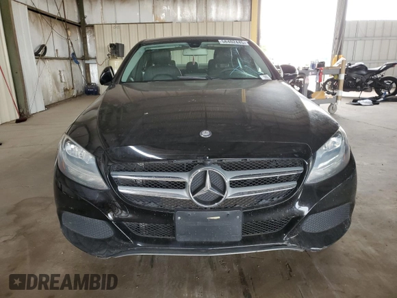 2016 Mercedes-Benz C 300 z VIN 55SWF4JB0GU165508, wystawiony jako Copart lot #58402445 z przebiegiem 183 052 mil mil oraz Czysty tytuł • Clean title. Historia ofert i sprzedaży dostępna na DreamBid. Obrazek 5.
