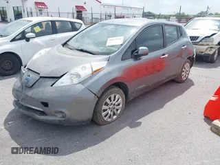 2015 Nissan LEAF S with VIN 1N4AZ0CP1FC321349, listed as a IAAI auction lot 41974711 with 88,015 mi miles. Bid and sale history available at carsss.com. Image 2.