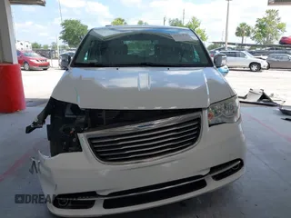 2016 Chrysler Town & Country Touring with VIN 2C4RC1BG5GR149731, listed as a IAAI auction lot 42127879 with 224,631 mi miles. Bid and sale history available at carsss.com. Image 13.