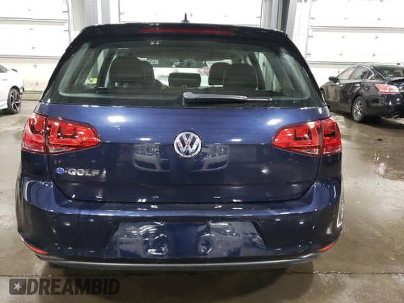2016 Volkswagen Golf SEL Premium z VIN WVWPP7AU2GW914004, wystawiony jako Copart lot #47689804 z przebiegiem 63 211 mil mil oraz . Historia ofert i sprzedaży dostępna na DreamBid. Obrazek 6.