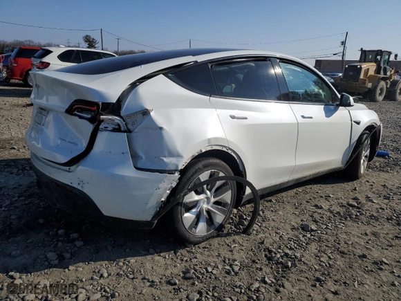 2021 Tesla Model Y Long Range with VIN 5YJYGDEE8MF070038, listed as a Copart auction lot 87686225 with 0 mi miles and Salvage Title. Bid and sale history available at carsss.com. Image 3.